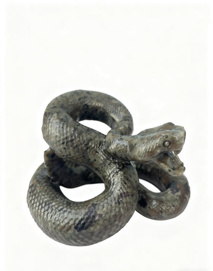 Different materials snake carving natural crystals.7cm