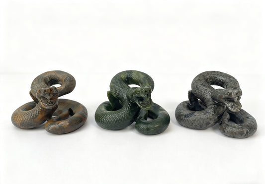Different materials snake carving natural crystals.7cm