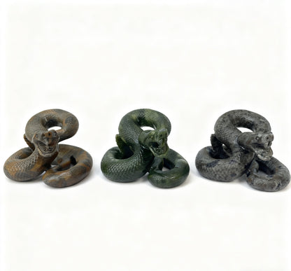 Different materials snake carving natural crystals.7cm