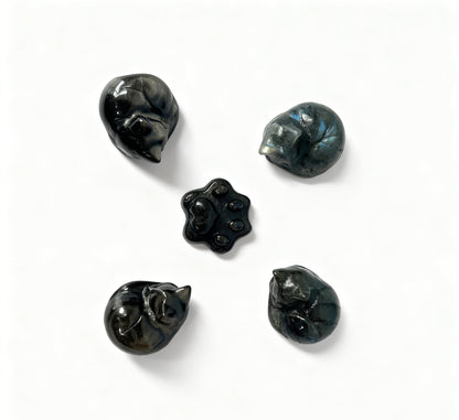 Sleep cat Carving Natural Crystals